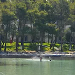 Crvena Luka 比奥格勒·纳·莫鲁