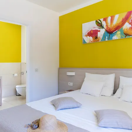 Crvena Luka Hotel 4*