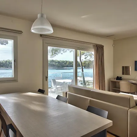 Hotel Crvena Luka 4*