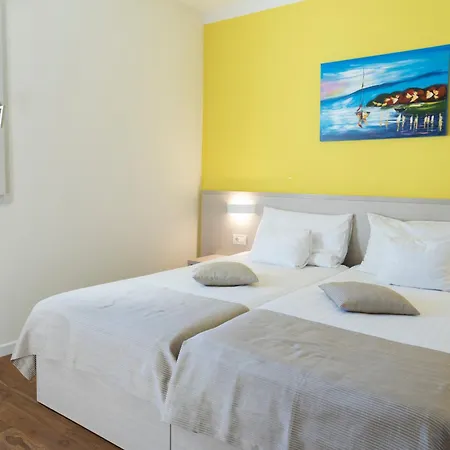 Crvena Luka 4* Biograd Na Moru