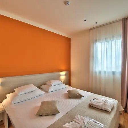 Crvena Luka Hotel 4*