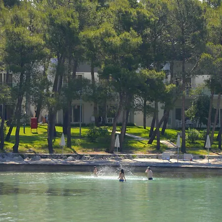 Crvena Luka Biograd Na Moru