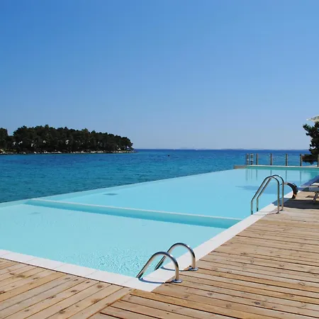 Crvena Luka Weißenburg