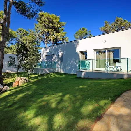 Hotel Crvena Luka 4*