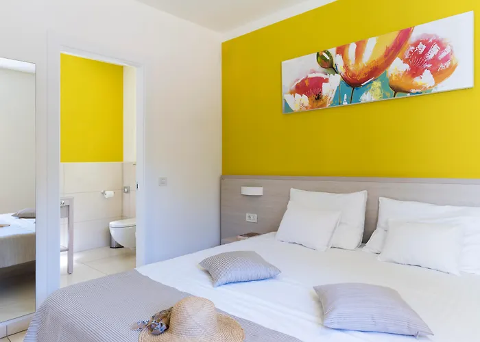 Crvena Luka Hotel 4*