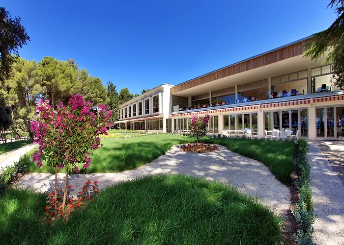 Crvena Luka Hotel