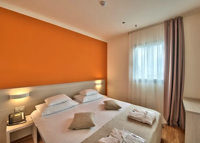 Crvena Luka Hotel 4*