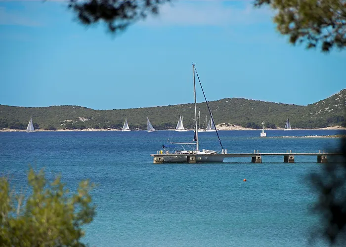 Crvena Luka 4* Biograd Na Moru