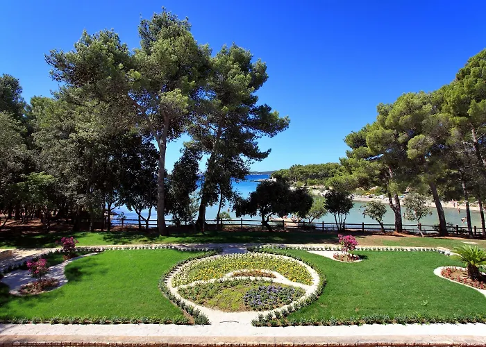 Hotel Crvena Luka 4*