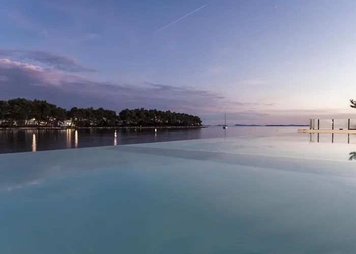 Crvena Luka Biograd Na Moru