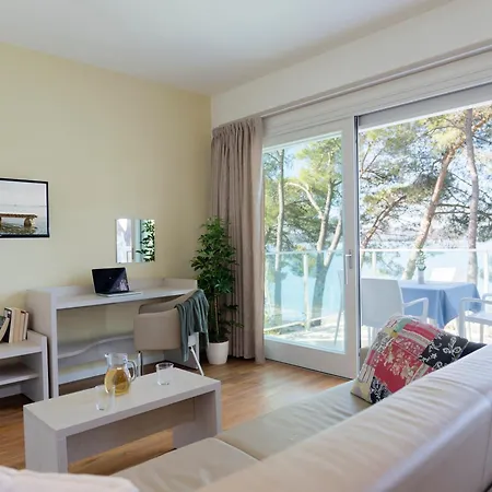 Crvena Luka Отель 4*