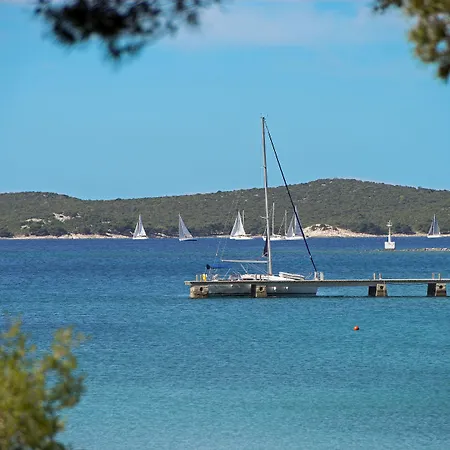 Crvena Luka 4* Biograd Na Moru