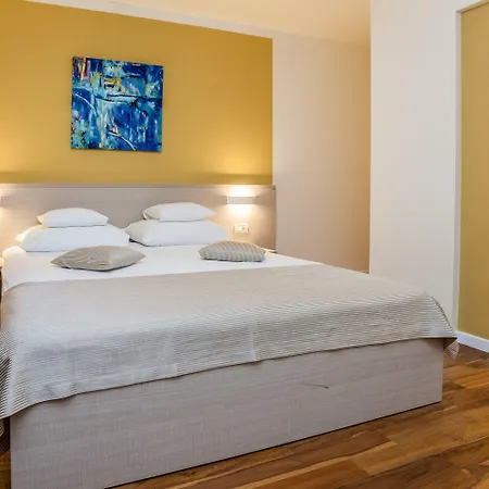 Hotell Crvena Luka Biograd Na Moru