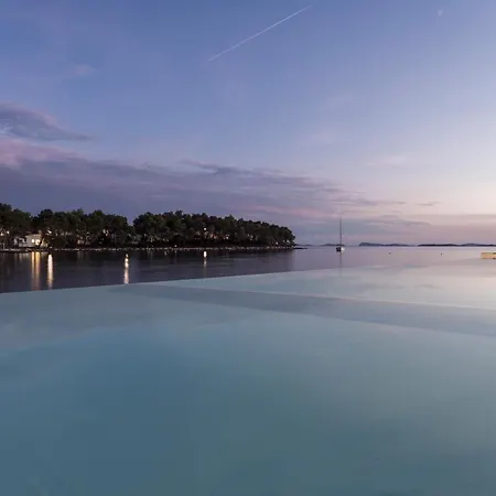 Crvena Luka Biograd Na Moru