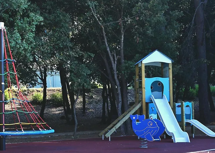 Crvena Luka Hotel 4*