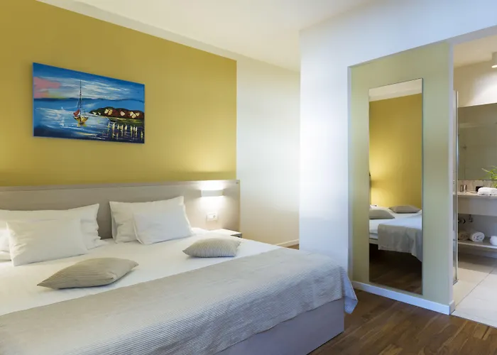 Crvena Luka Biograd Na Moru