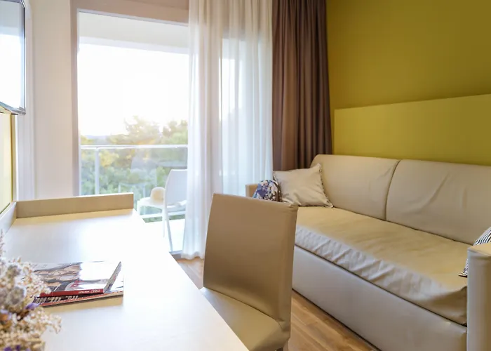 Hotel Crvena Luka 4*