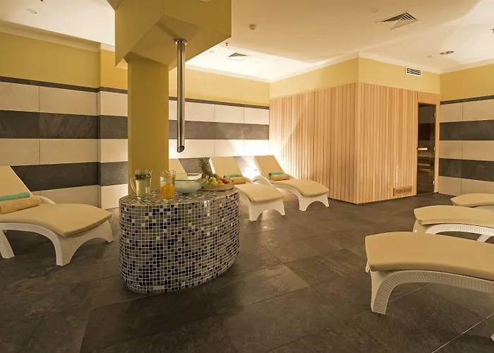 Crvena Luka Hotel 4*