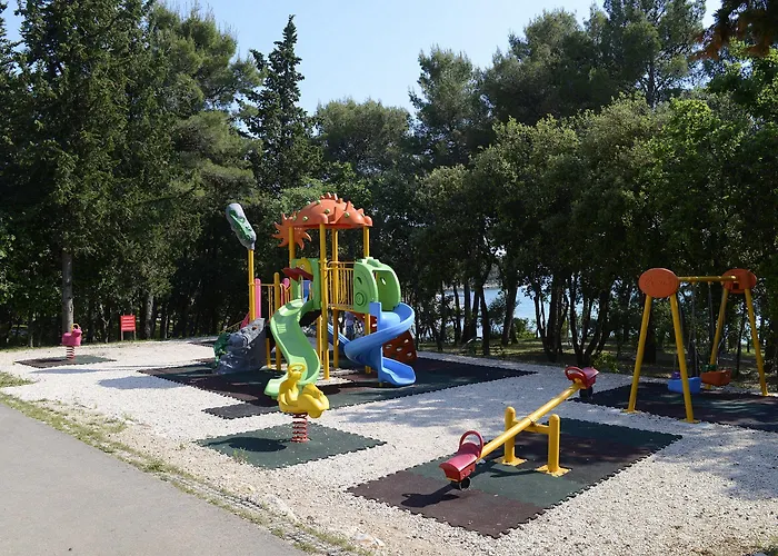 Hotel Crvena Luka 4*