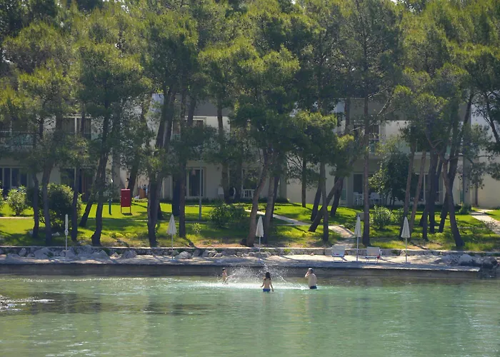 Crvena Luka Biograd Na Moru