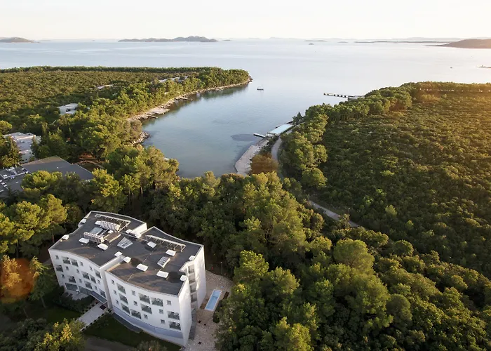 Crvena Luka 4* Biograd Na Moru