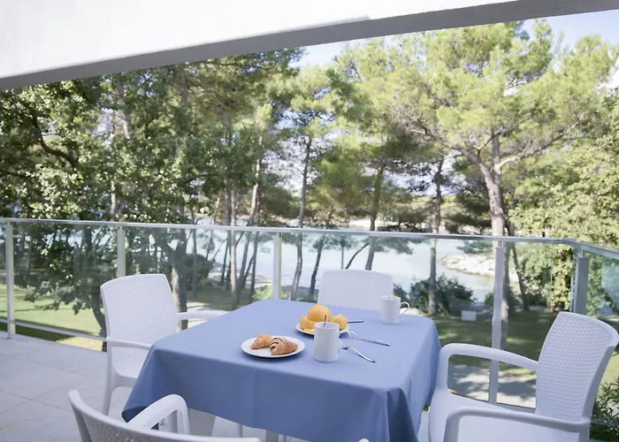 Hotel Crvena Luka 4*