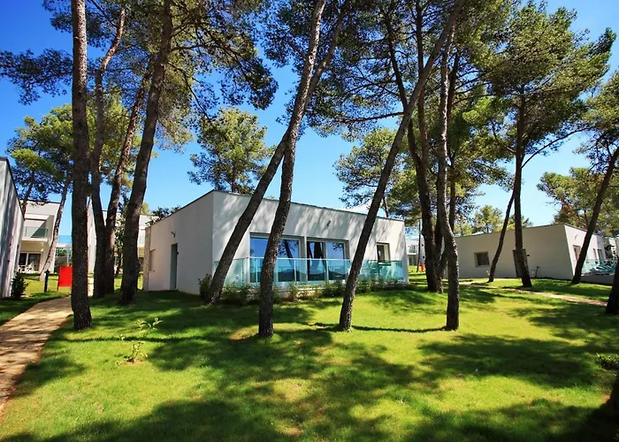 Hotel Crvena Luka 4*